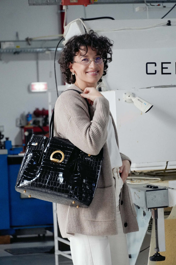 TARA Negru Croco Lucios - Handbags - ONOCAN